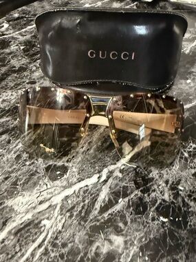 Vintage Gucci GG 1819/S Signature Shield Designer Unisex Sunglasses